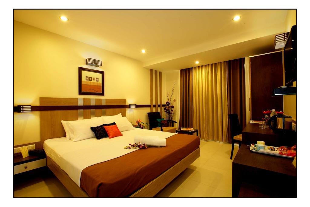 Hotel Utsav Deluxe Pune Eksteriør billede