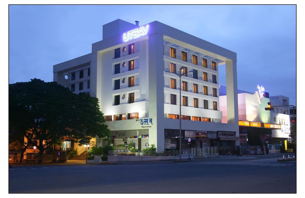 Hotel Utsav Deluxe Pune Eksteriør billede